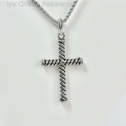 Дизайнерские украшения Дэвида Юрмы Популярное ожерелье с подвеской в виде витого креста