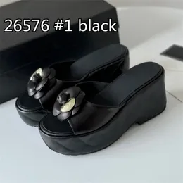 2024 Skórzany sandałowy luksus Gruby dno kwiat duży litera tylna pantofel rozmiar 35-41