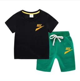 2st barns svarta t-shirt Set Children's Summer Short Sleeve Shorts Set Boys Girls Summer Cloth T-shirt Pants Brand Printed kläder