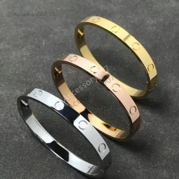 Designer smycken Armelettvinnor Guldmoment Bangle Diamond Smycken Inlagprocess Högkvalitativ armband Bröllopsälskare Gift Bangles smycken