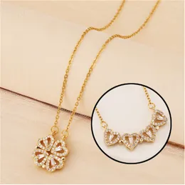 Lucky Leaf Neckalce Four-Leaf Clover Necklace Magnet lockar halsband Ljus lyxiga tillbehör Titanium Steel Pendant All-Match Fashion ytterligare en benbenkedja