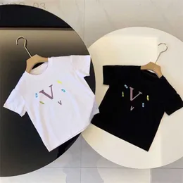 T-Shirts Bebek Çocuk Tasarımcı Kısa Kollu Çocuk Bebek Kız Bebek Lüks Giysileri Moda Mektup Baskı Top Kid Tshirt Günlük Gömlekler 240306