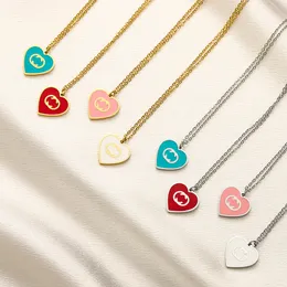 I migliori stili Collane con ciondolo a forma di cuore Collane di design in oro 18 carati Lettera di marca Gioielli Collana in acciaio inossidabile Catena girocollo Moda Uomo Donna Perla di cristallo Regali di nozze