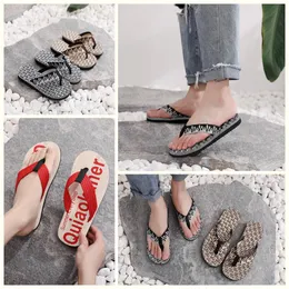 2024 GAI Womens Sandals Womens Slipers Fashion Floral Slipper Leather Rubber Flats Sandaler Summer Beach Shoes Low Price