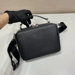 Mens Brand Handbag Designer Bag Man Mini Totes 19cm 22cm Toppest Quality Italy Italy أصلي من الجلد الأسود الأزرق الرمادي