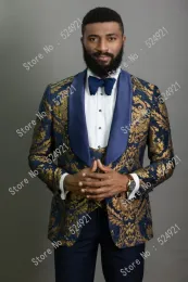 スーツの男性スーツゴールドパターンとネイビーブルーの花groomタキシードシャウルサテンラペルグルームスマンウェディングベストマン（ジャケット+パンツ+ベスト+ネクタイ）C699