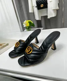 2024 صندل نسائي عالي الجودة ، الكعب العالي ، المصمم G Metal Buckle Leather Slippers حجم 35-42 مع صندوق وحقيبة التسوق