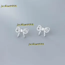 Stud Stud Radiant Clear 2024 Bowknot Luxury Earring For Women Earrings Jewelry 925 Sterling Silver Wedding Engagement Ear Pin Fine Jewelry Present Stores