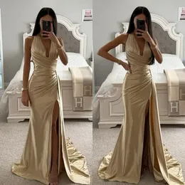 Vestido de baile de sereia dourado, halter, decote em v, cetim, vestido de noite, elegante, plissado, formal, longo, ocasião especial, vestido de festa, baile