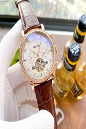 Eine weltberühmte Uhr kann nur eine solche in seinem Leben haben. Der elegante Stil verbessert sofort den Charme eines Mannes und ist ein Symbol für ta9449865