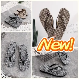 2024 Gai Womens Sandals Mens Slippers Fashion Floral Clipper Rubber Flats Sandals Summer Beach Shoes Low Price 39-45