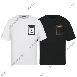 الحجم الحقيقي أوروبا رجال القمصان مصمم Tee 24SS الصيف جولة الرقبة بو جيب tshirt رسالة قصيرة الأكمام طباعة تي شيرت القطن tshirts s-xl