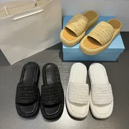 Designer Slipper Women Slides Straw Slide Crochet Flatform Sandal Woman Slippers Summer Luxury Fashion Outdoor Slipper Triangle Metal Shoe