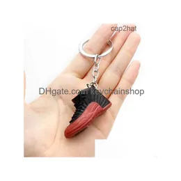 Keychains Lanyards Fashion Creative Mini 3D Basketball Shoes Keychains Stereoskopiska modell Sneakers Entusiast Souvenirer Keyring Car Dhses