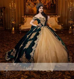 2024 Green Velvet Off Shoulder Quinceanera Dresses For Sweet 16 Med Gold Applique Lace Pärlor Födelsedagsfestklänningar Vestido