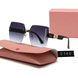 2024 브랜드 디자인 선글라스 여성 남성 디자이너 좋은 품질 패션 대형 태양 안경 여성 여성 여성 4 색 빈티지 여성 남성 UV400