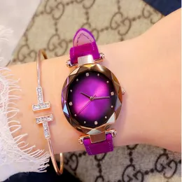 Luksusowy piękny CWP Damski Wrist zegarek rekreacyjny Moda Schoolgirl Na ręka Dazzle Diamond 34 mm Kolorowa Dal Kobiet 282Z