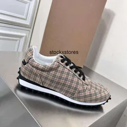 Top Vintage Men Print Check Sneakers Twotone Cotton Gabardine Flats Shoe Printed Lettering Plaid Calfskin Canvas Trainers Biobaserade gummibottenskor