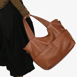 Leather women's large bag 2023 new single shoulder large capacity head layer cowhide crossbody casual bucket bag wide shoulder soft leather