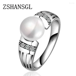 Pierścionki ślubne Kolekcja Znaczek Silver Kolor Big CZ Freshwater Pearl For Women Walentynki Prezent biżuterii