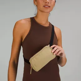 ヨガルルバッグウエストパックデザイナーミニハンドバッグクロスボディ屋外バッグ用防水生地ナイロン女性男性ウエストバッグ調整可能ストラップジッパーファニーパックパッケージ