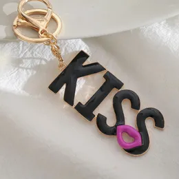 Keychains Fashion English Letters Kissi Pendant Keychain for Women Personality Creative Bag Par Gift Trend smycken Tillbehör