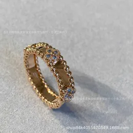 Designer Bangle Sweet VanCf Armband Jade V-Gold Kaleidoscope Necklace Womens Ring Light Luxury 18K Clover Armband CollarBone Chain Armband RVNG