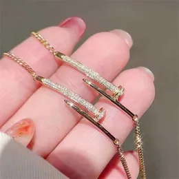 Pulseira de ouro Pulseiras de designer de unhas para mulheres e homens Ins simples rede vermelha banhada a vento 18K corrente de unhas suave elegante cheio de diamante luz luxo sensação de alta qualidade