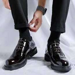 Scarpe casual di qualità lusso da uomo sociale in pelle verniciata Oxford bianco da sposa nero lucido morbido abito da uomo formale