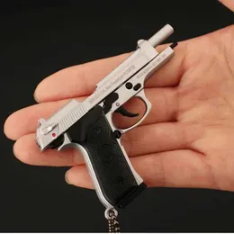 Toys 1 3 Mini 92F Model Model Alloy Resactable Ceychain Ceychain Chip -inclate Metal Toy Gun Decoration Facs for Boys 2400308