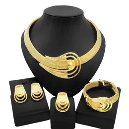 Fashion Woman Jewelry Set Round Necklace Dubai Gold Plated Earrings Armband Simple Style Party Banket Smycken 240228