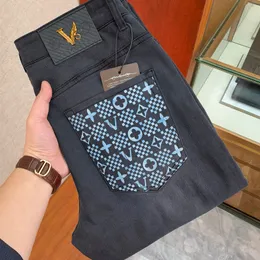 2024 Gösteri Erkekler Jean Pour Hommes Tasarımcı Bahar Yeni Lüks Pantolon Uomo Erkekler İçin Uomo Yazlık Denim Yakın Fiting Pantolon Gençlik Trendi Çok yönlü Denim Bollü Adam Kotu