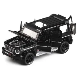 1/32 Diecast Simulation Car SUV Model G700 med 6 öppningsbara dörrar kollektiv samt Toy Strong Metal Body Pull Back N Return 240306