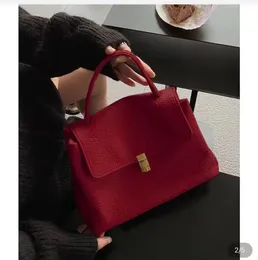 Borsa tote minimalista in morbida pelle 2024 Primavera/Estate nuova borsa da donna borsa a tracolla diagonale di lusso e di grande capacità per pendolari a tracolla singola rossa