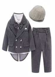 Baby Boy Tuxedo Odzież z kapeluszem 2021 Spring Cotton Suit Noworodek 1th Birthday Sukienka 3 sztuki Striped Emiste