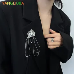 Brooches YANGLIUJIA Metal Flower Tassel Brooch Chapter Retro Fashion Personality Micro Ms. Party Travel Jewelry Accessories 2024