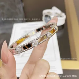 Designer Bangle Sweet VanCf Armband Jade V-Gold Kaleidoscope Necklace Womens Ring Light Luxury 18K Clover Armband CollarBone Chain Armband RMRH