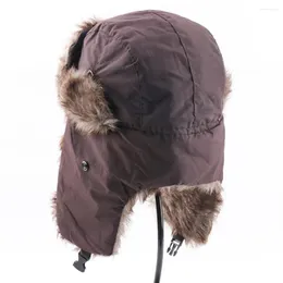 Berets Weather Protection Hat Warm Waterproof Buckle Ski For Men Women Plush Lining Thickened Lei Feng Style Ideal Outdoor