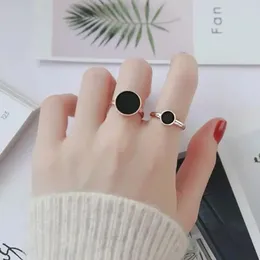 Cincin titanium asli premium lapis emas bentuk bulat bahan warna hitam runda svart skal glansig titanium stål ring ros guld do335b