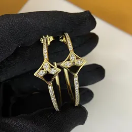 Orecchini classici a cerchio con trifoglio in cristallo Orecchini Huggie di marca Designer Donna Orecchini con orecchio Apertura in oro 18k Argento Accessori per gioielli in acciaio al titanio di alta qualità Regali