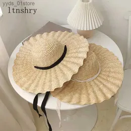 Szerokie grzbietowe czapki wiadra czapki 2020 NOWOŚĆ DUŻEJ BRIM RIKA STRAT HAT HAT LETNE HATS FOR WYBRONA Plaży C Beach Hat Dome Top Hat Holiday Elegant C L240308