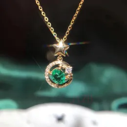 Fina smycken Natural Emerald Pendant Simple CollarBone Design Necklace Holiday Gift for Girls Y240318