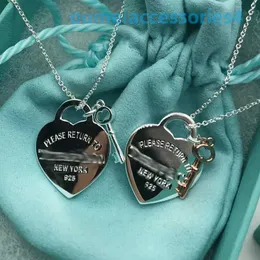 2024 Schmuck Designer Marke Anhänger Halsketten S925 Sterling Silber Damen Schlüssel Liebe geformt Mode vielseitige Anhänger kleine leichte Schlüsselbeinkette