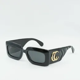 2024 여름 여름을위한 칙글라스 001 직사각형 정사각형 검은 반짝이는 회색 53mm 여성 선글라스 패션 안경 무작위 상자