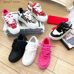 Klädskor löparskor en stud xl fårskinn sneakers designer flicka pojke casual sko utomhus svart vit rosa run tränare canva vandring tennis basket ladyh240308