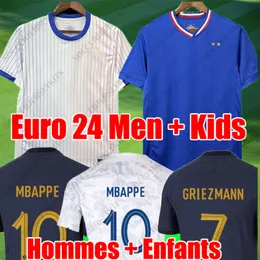 Maillots de Football 2024 2025 프랑스 팀 축구 유니폼 유로 24 축구 셔츠 MBAPPE GRIEZMANN CAMAVINGA MAILLOT DE FOOT KIT 셔츠 HOMMES ENFANTS 남자 아이들