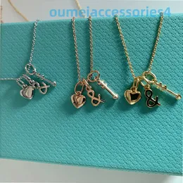 2024 Jewelry Designer Brand Necklaces S925 Sterling Silver Cupid Arrow Love Female Minority Temperament Key Clavicle Chain Simple Pendant