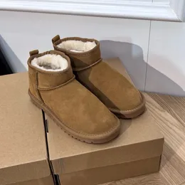 2024 Scarponi da neve a tubo corto, scarpe termiche con suola spessa integrate in pelle e pelliccia da donna, suola in spugna antiscivolo in peluche di lana di vacchetta 34-45