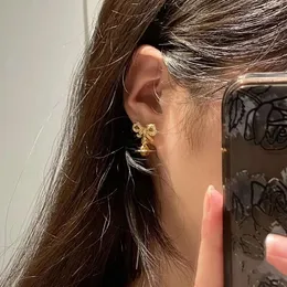 Viviennes Westwood Earrings High Bow Studded Diamond Earrings女性光の贅沢なイヤリング