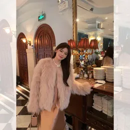 Ünlü Socialite Feng Xiaohua'nın "Jiangnan Zengin Kadın 2.0" Silver Fox Fur Bütün Cilt Göbek Paltosu 397631